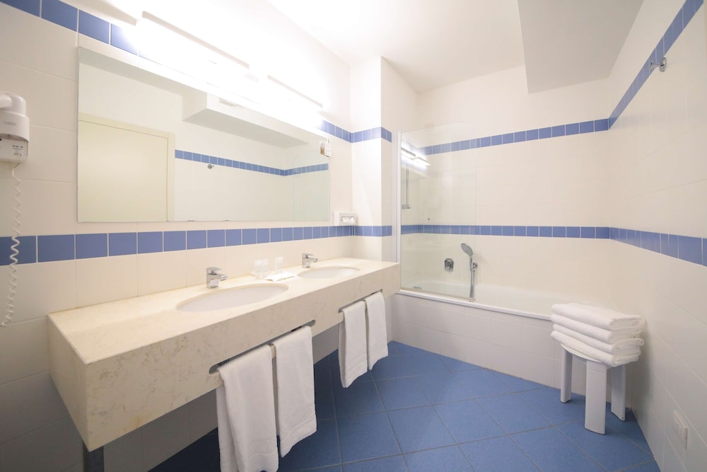 B&B HOTEL Mantova Cristallo 12/48
