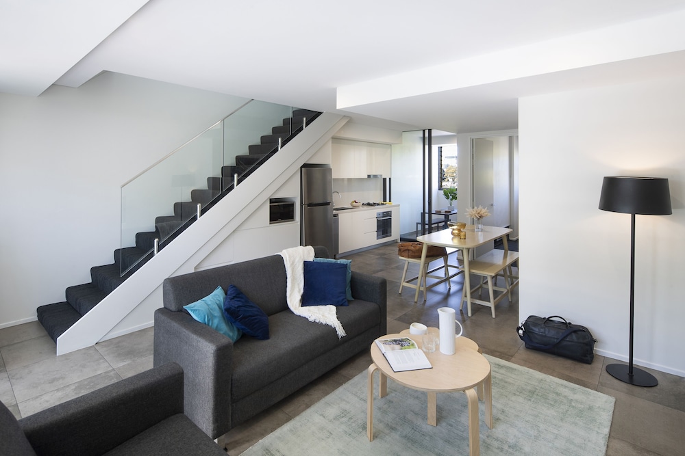 VERIU SUITES CAMPERDOWN 36/54
