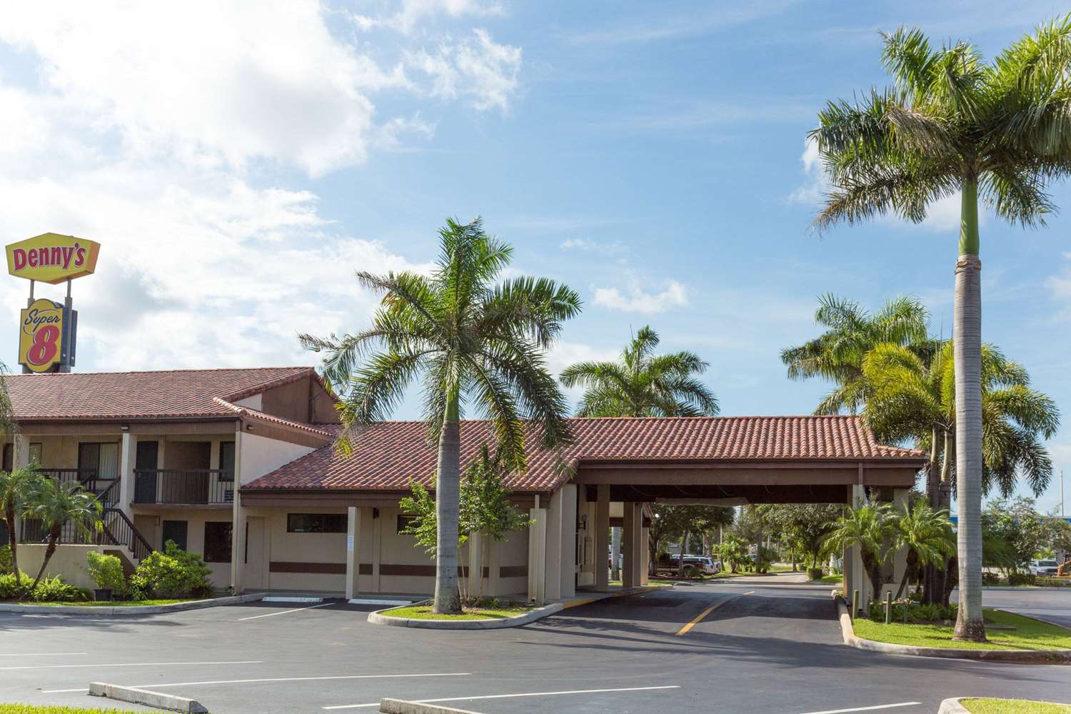 Super 8 By Wyndham Riviera Beach West Palm Beach 15/20