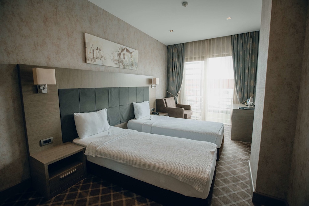 Hilly Hotel 15/71