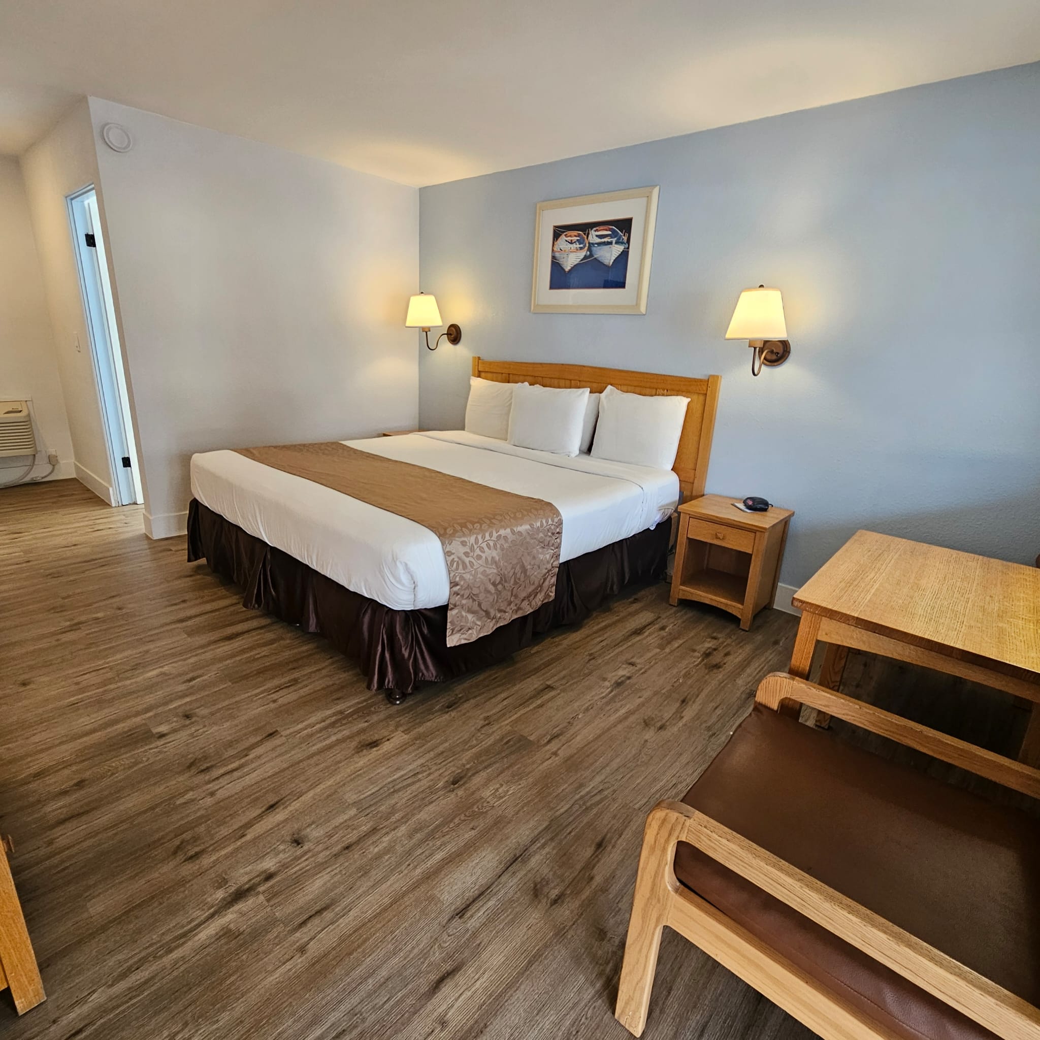 Room, King Bed, Pool Side