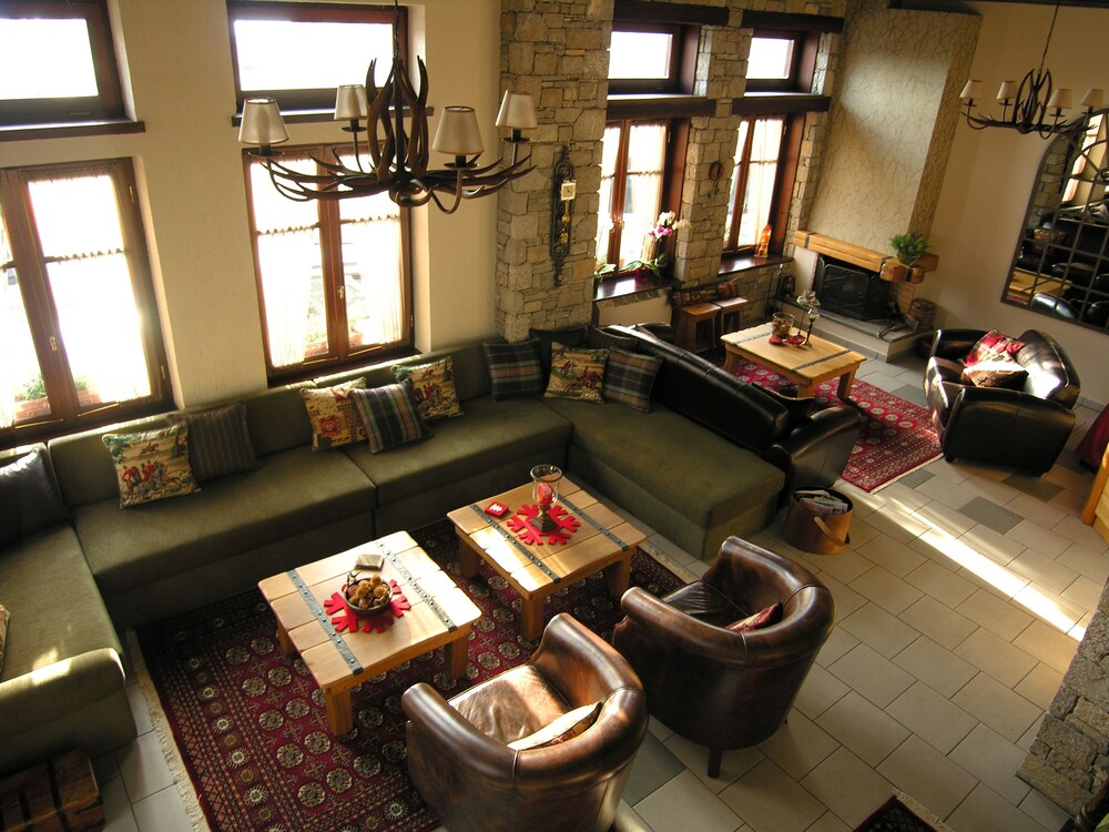 Ef Zin Studios and Suites 23/43
