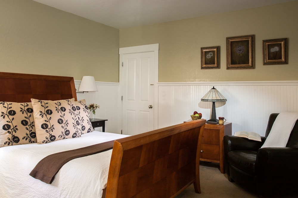 Craftsman Inn 23/70