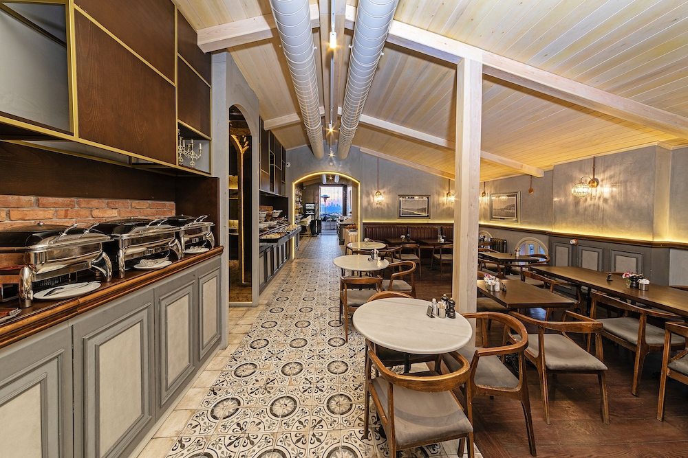 Meroddi Barnathan Hotel 37/49