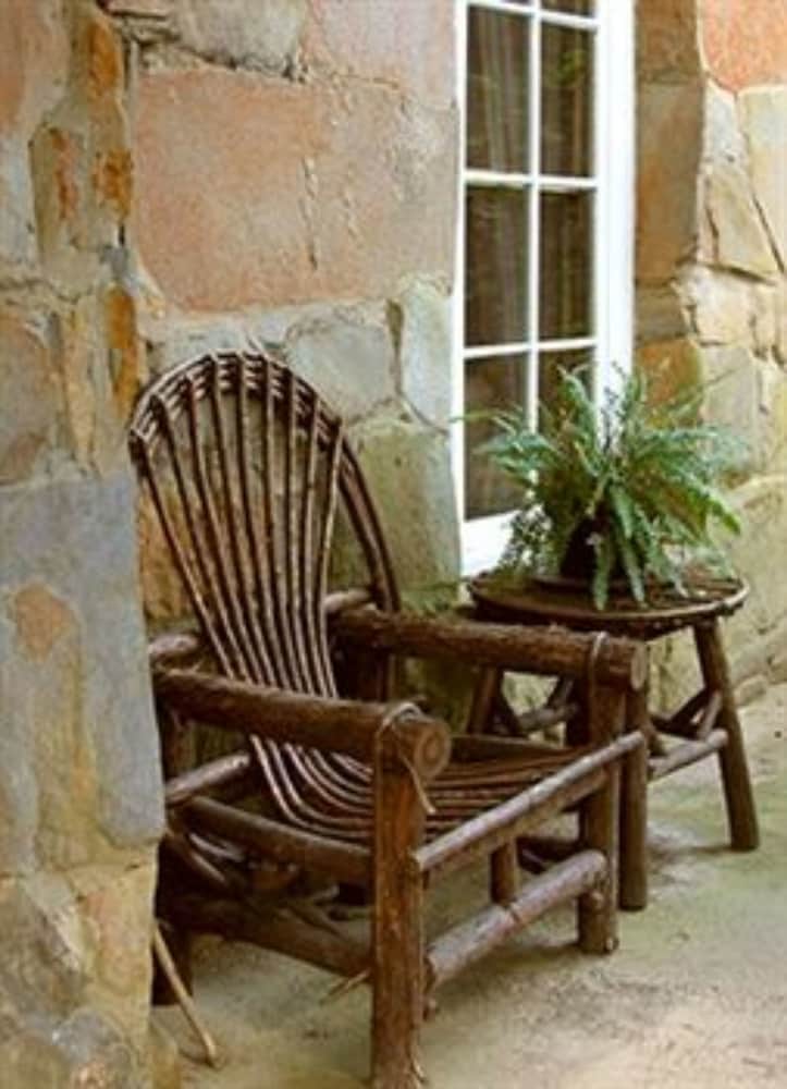 Lake Rabun Hotel Restaurant 4/50