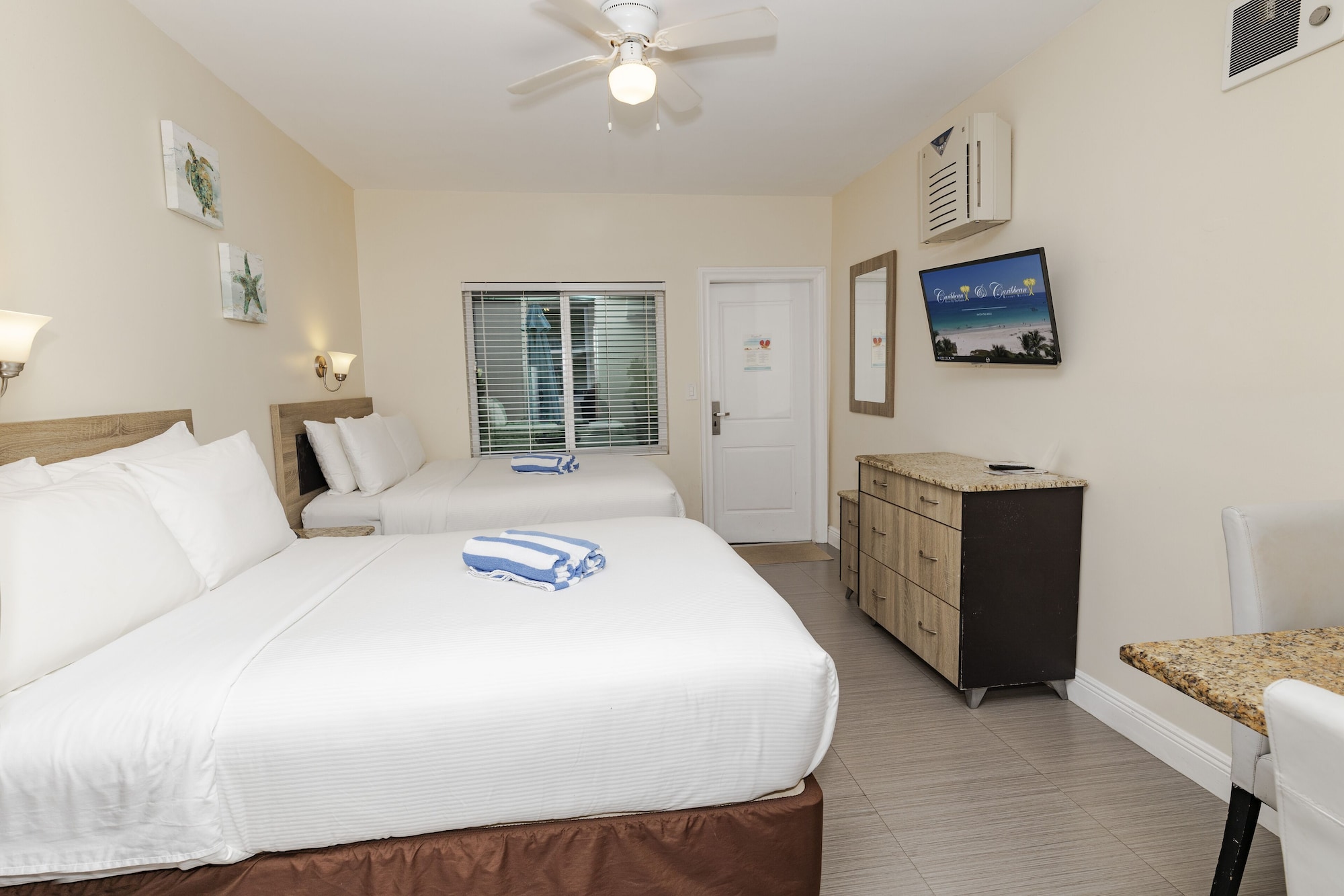 STUDIO, 2 DOUBLE BEDS
