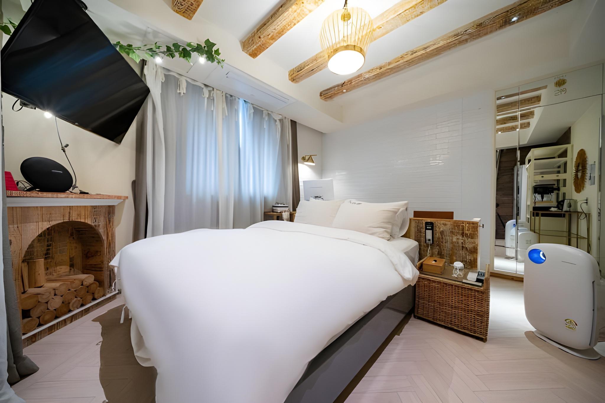 Suite, 2 Double Beds, Partial Ocean View
