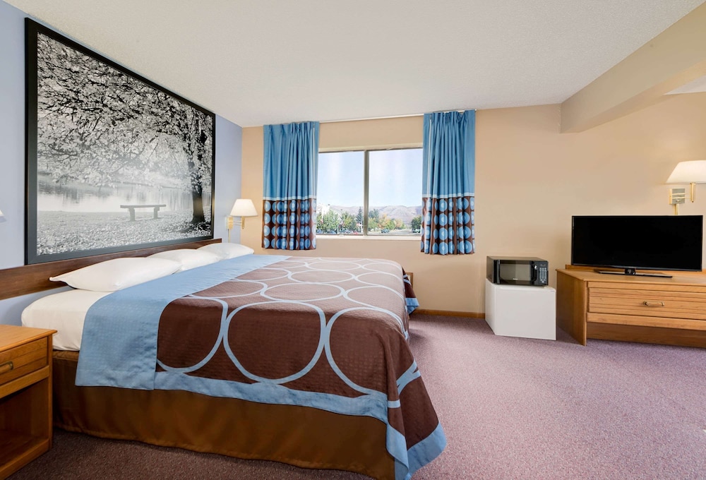 Super 8 by Wyndham Chariton 4/30