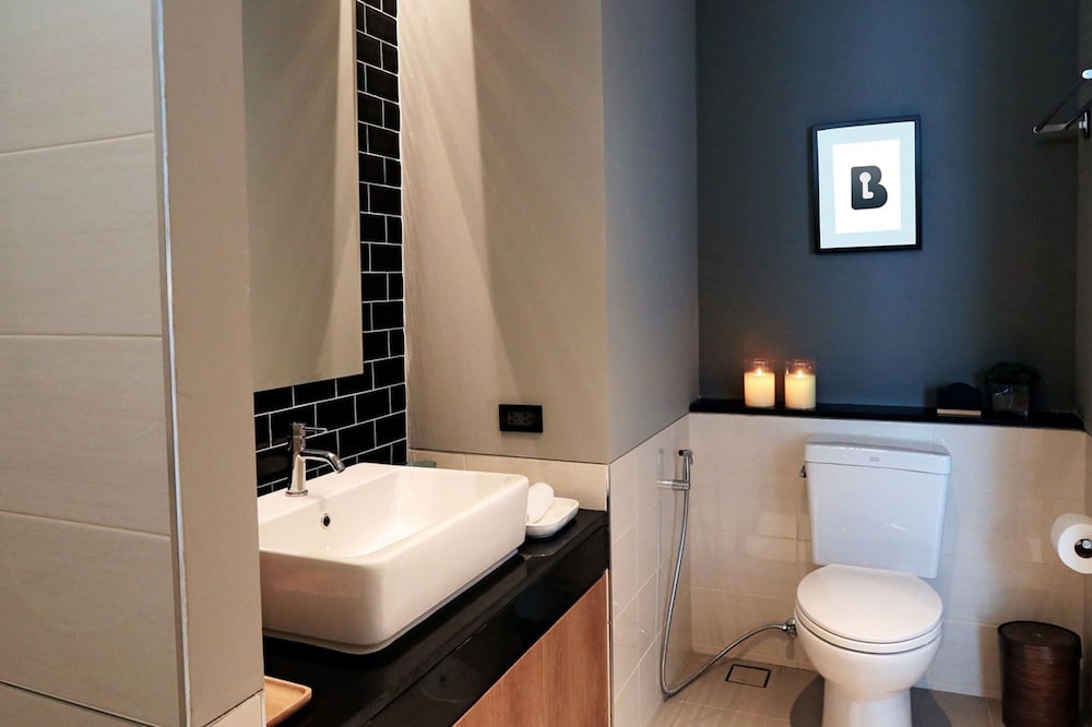 B Stay Hotel 39/40