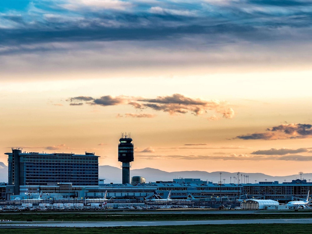 Fairmont Vancouver Airport 70/77