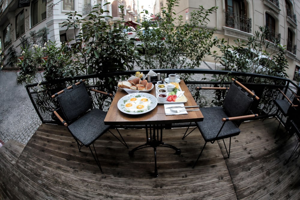 Sirkeci Ersu Hotel 59/70