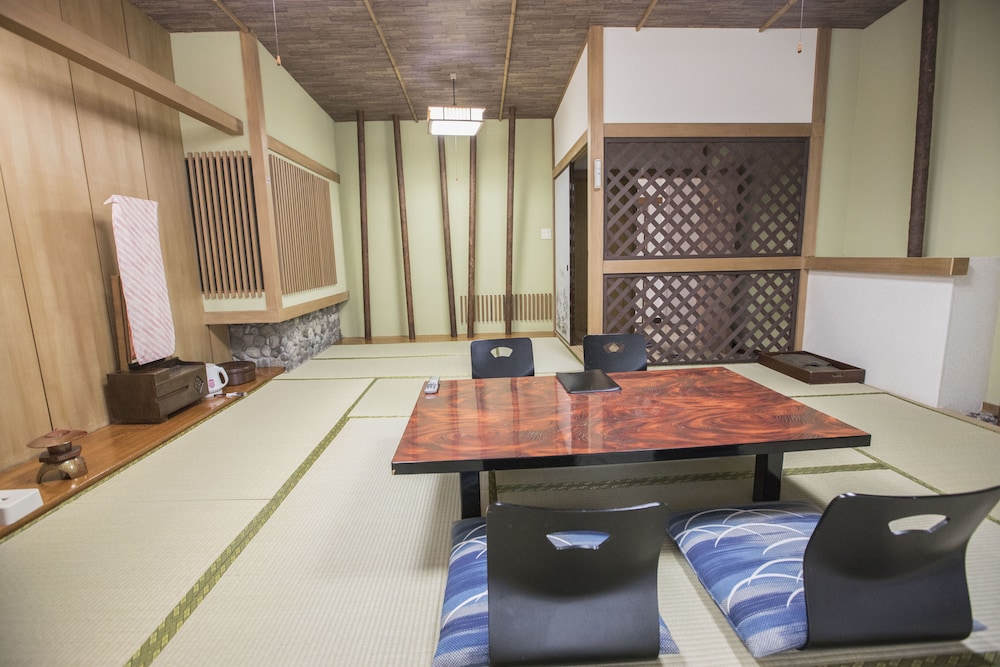 Atami Kinomiyanoyu Shogetsu 17/27