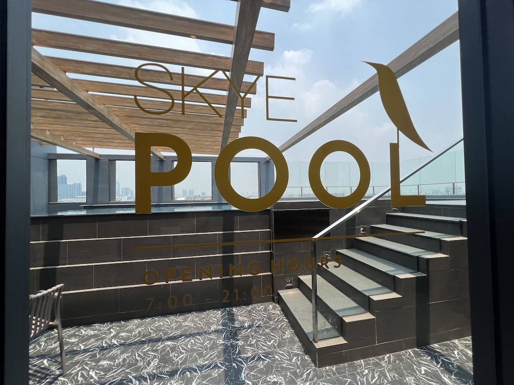 ARNI Skye Hotel 36/37