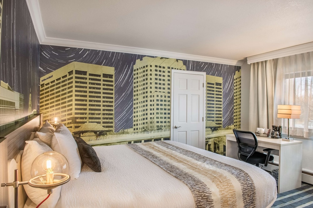 Best Western Plus Milwaukee West 23/45