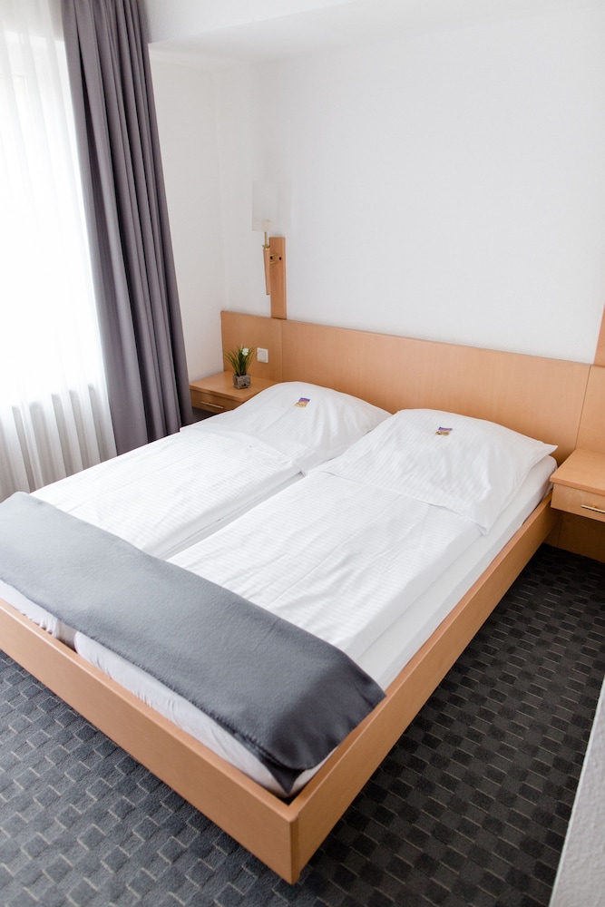 STANDARD, DOUBLE BED