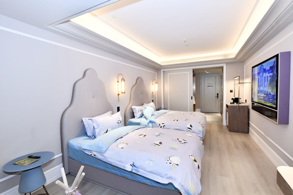 Mercure Xichang Qionghai Wetland 16/32