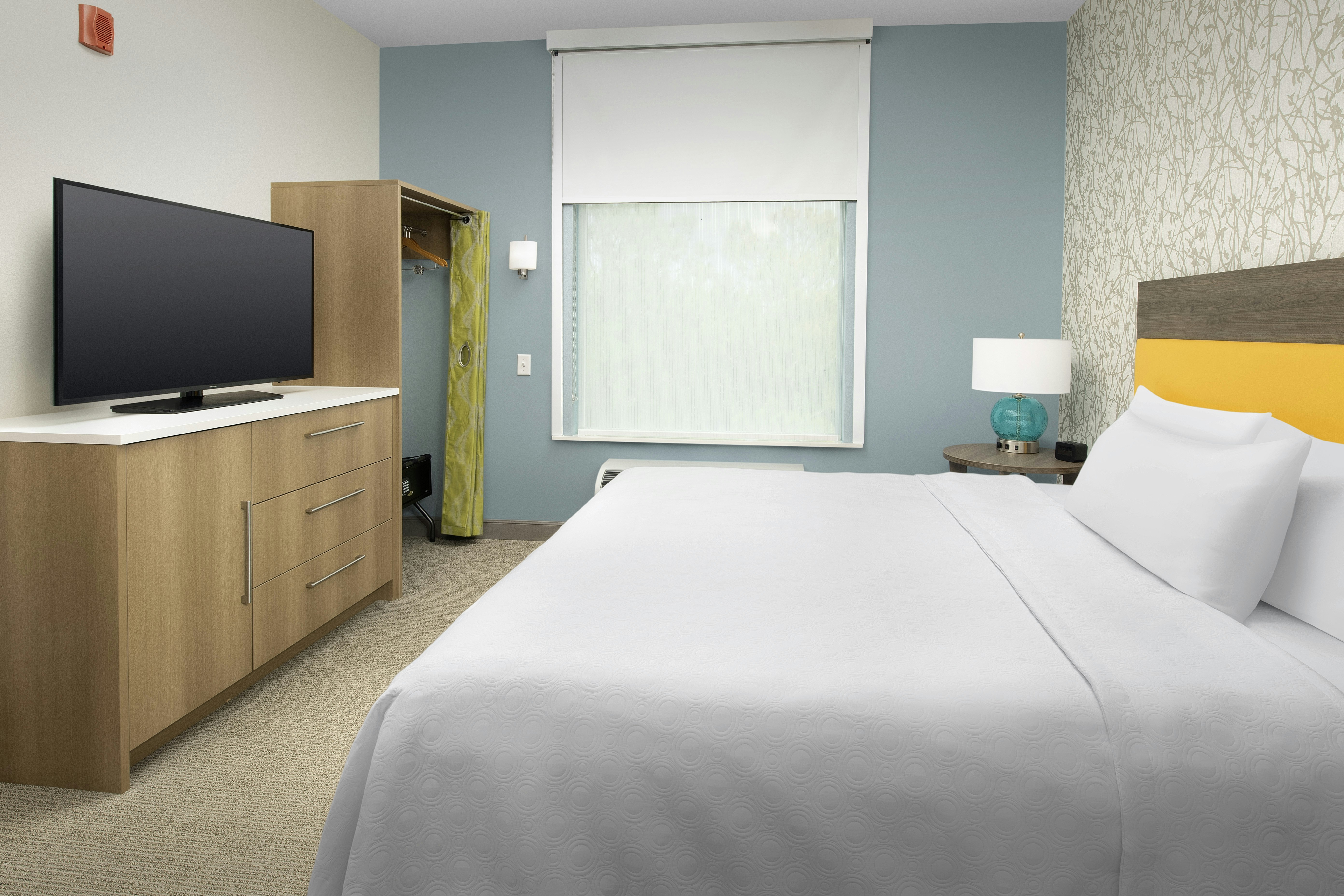 SUITE, KING BED, ACCESSIBLE
