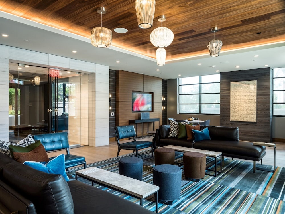Global Luxury Suites at Reston Town Center 39/75