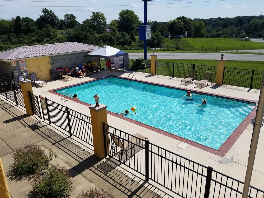 Executive Inn Scottsville 5/33