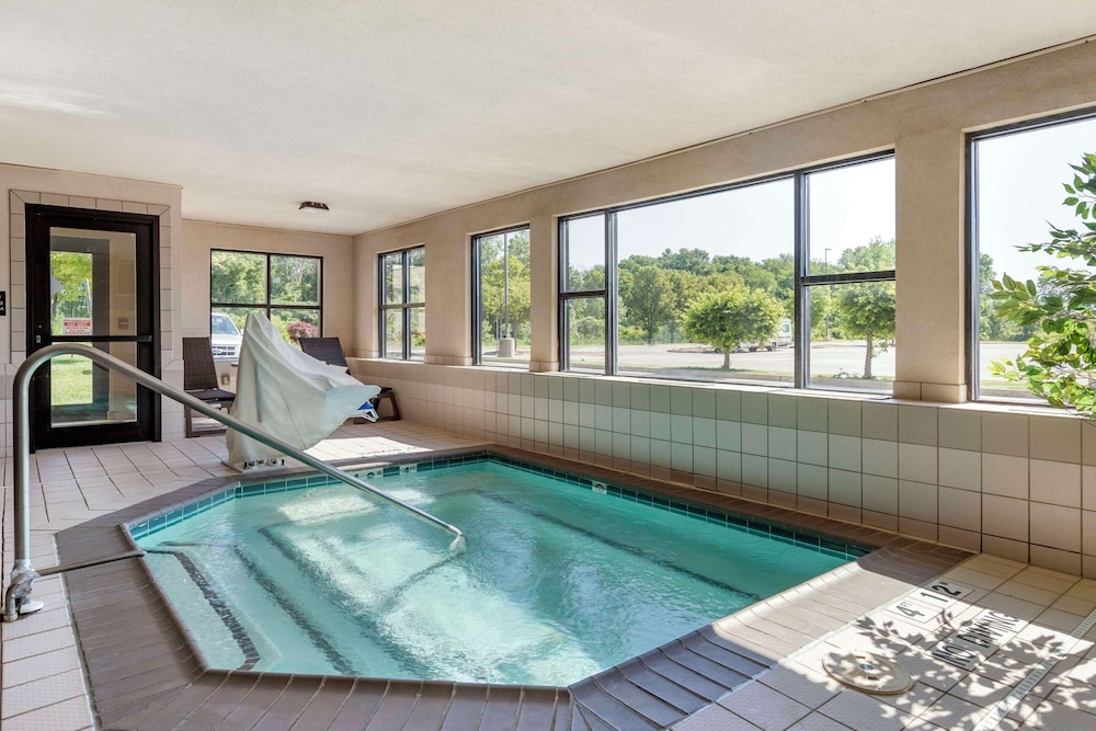 swimming pool spa