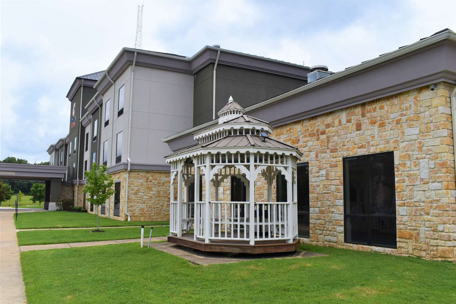 Comfort Suites Forrest City 44/44