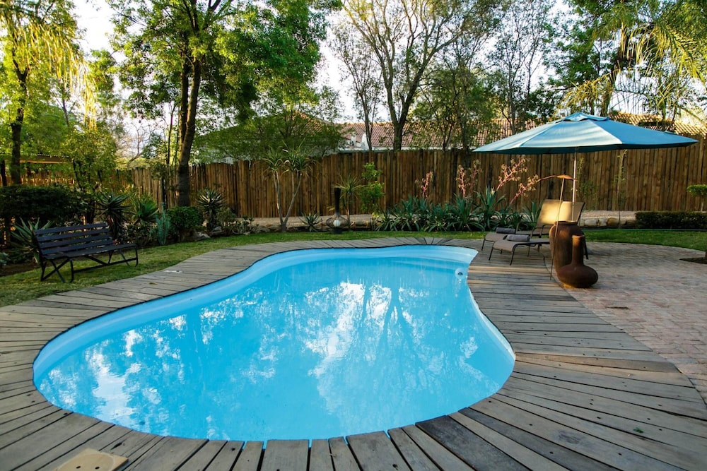Oakdene Guest House 38/42