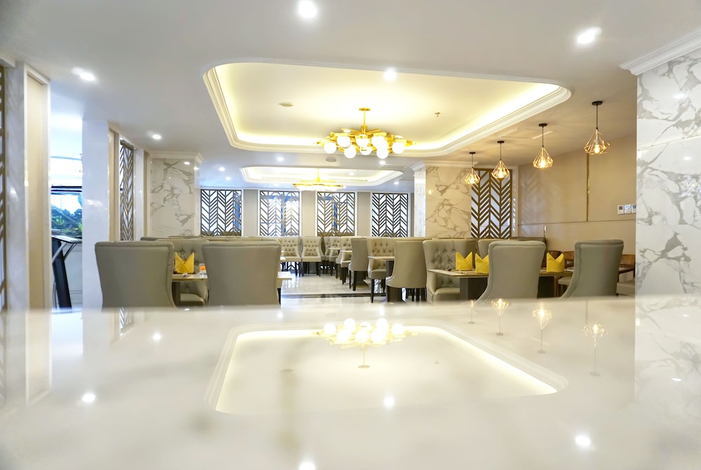 Grand Senyum Hotel 4/33