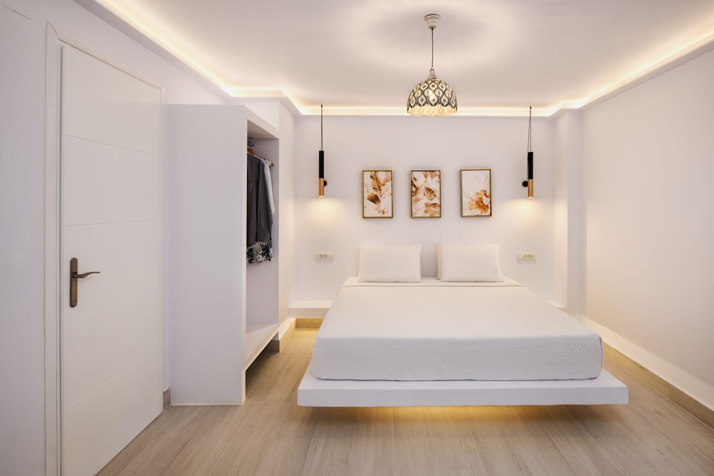 Palm Island Suites Santorini 22/66