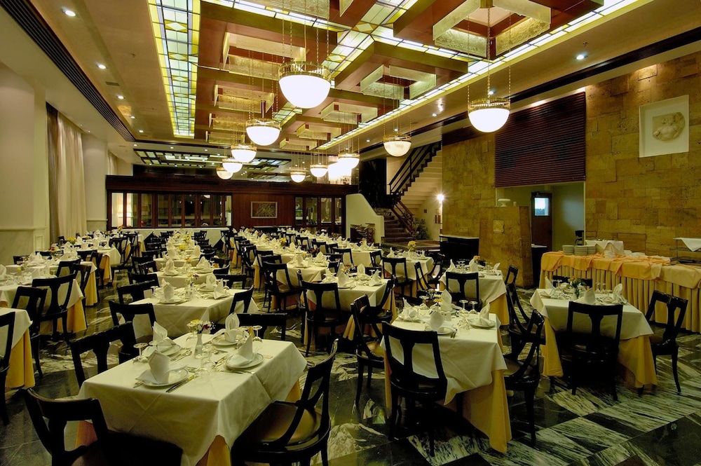 Mercure Patras Astir 46/69