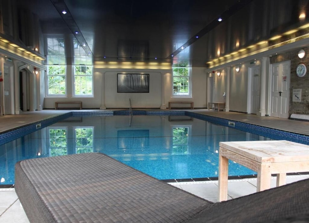 Trenython Manor 6/59