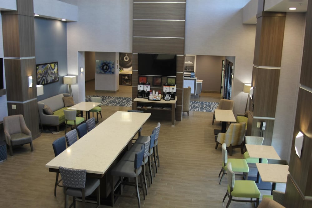 Hampton Inn Suites Portland Corpus Christi 35/45
