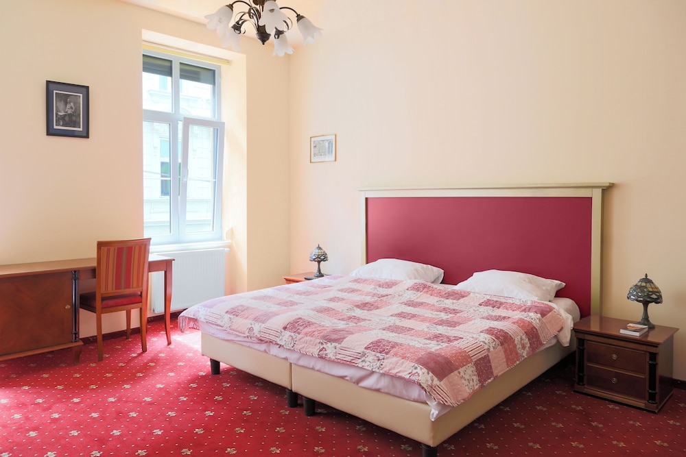 Signature, Studio, Suite, King Bed