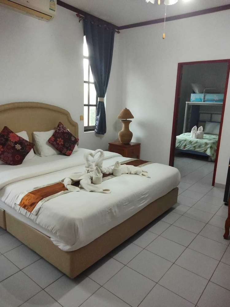 Changthai Comfort Guest House 7/40