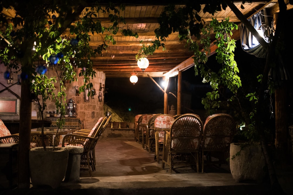 Antique Terrace Suites 6/50
