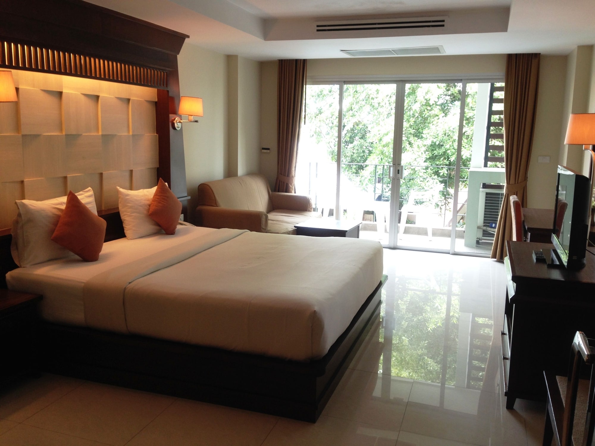 EXECUTIVE, DOUBLE BED