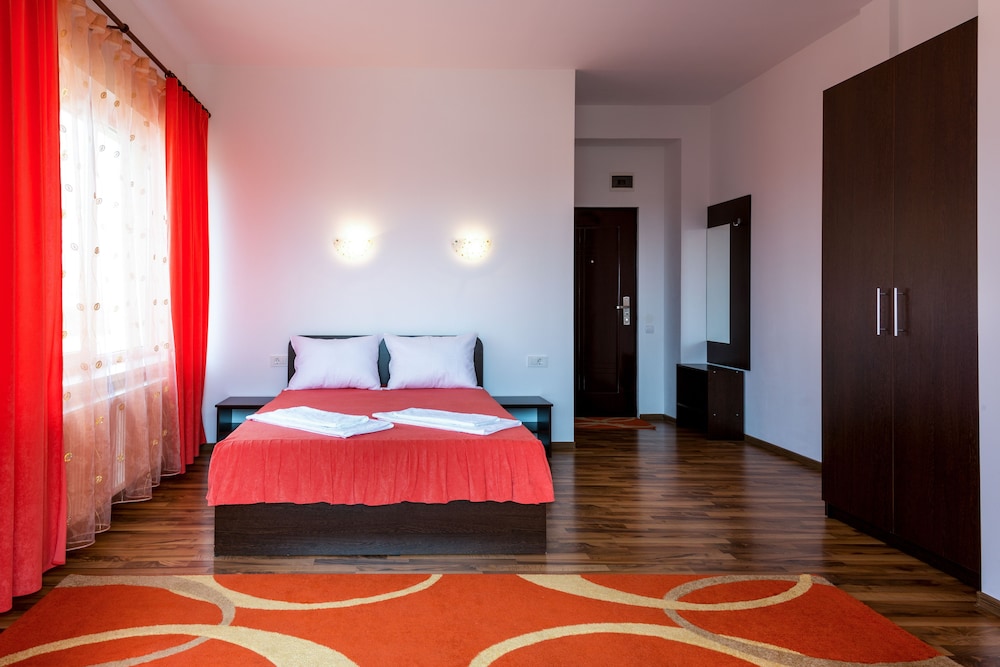 SUPERIOR, DOUBLE OR TWIN BED