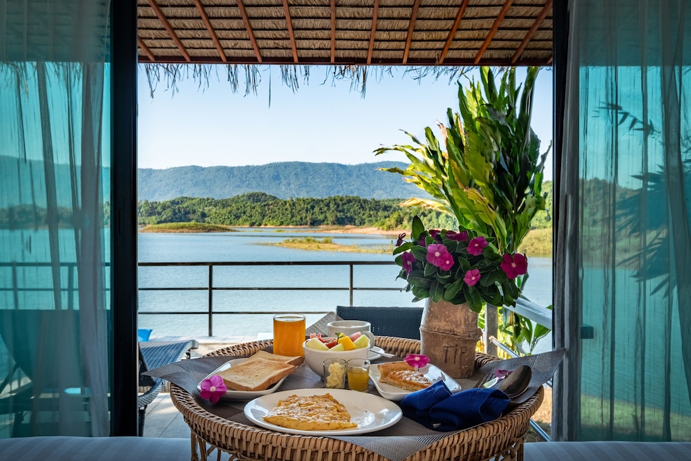 SANCTUARY NAM NGUM BEACH RESORT 40/53