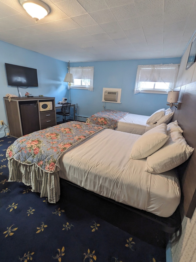 Bennington Motor Inn 7/35