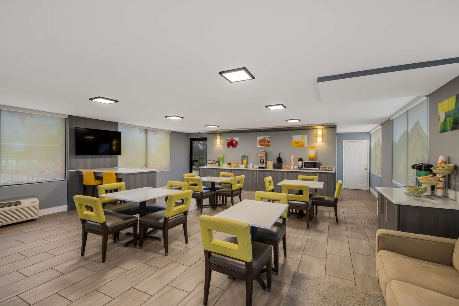 Quality Inn Asheville Airport 28/35