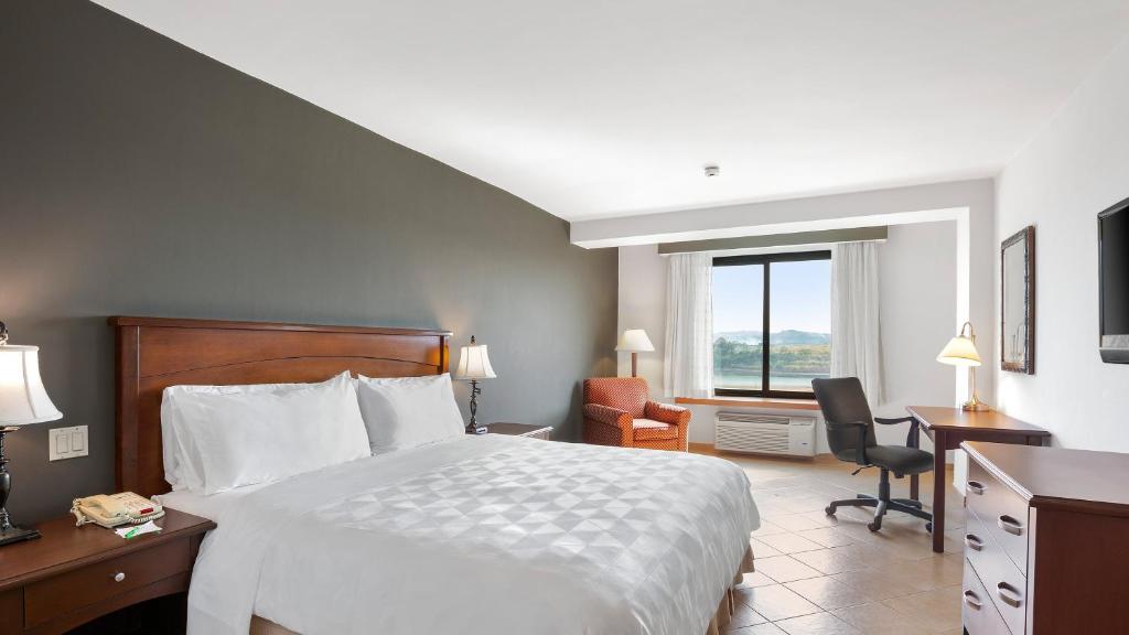 Room, Double Bed, Canal View