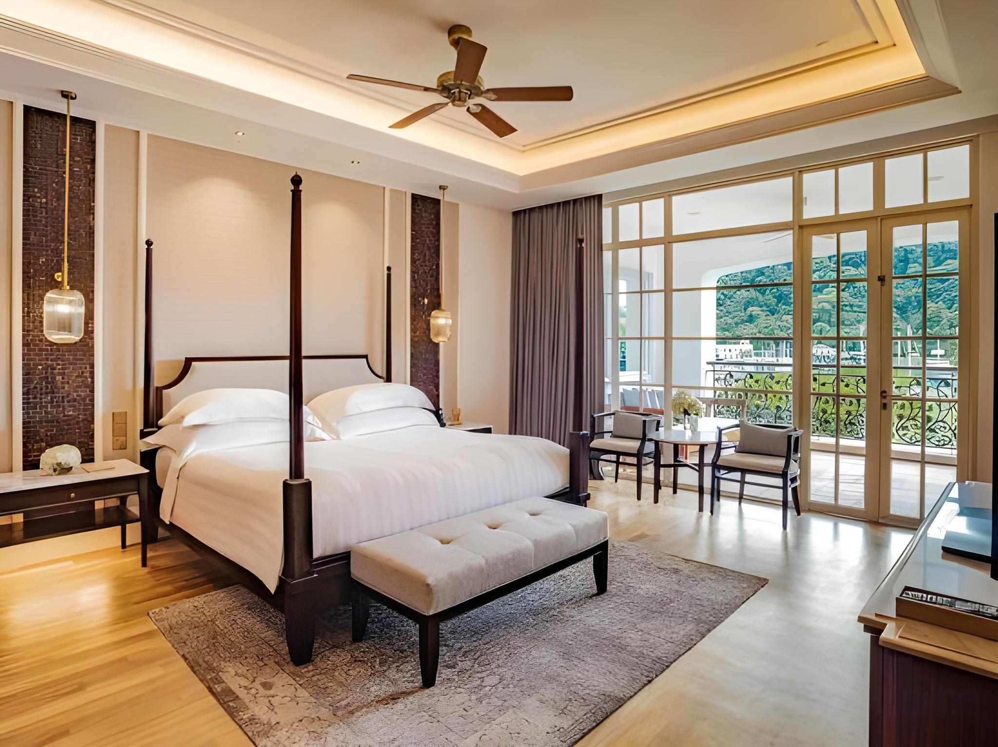 Marina, Grand, King Bed