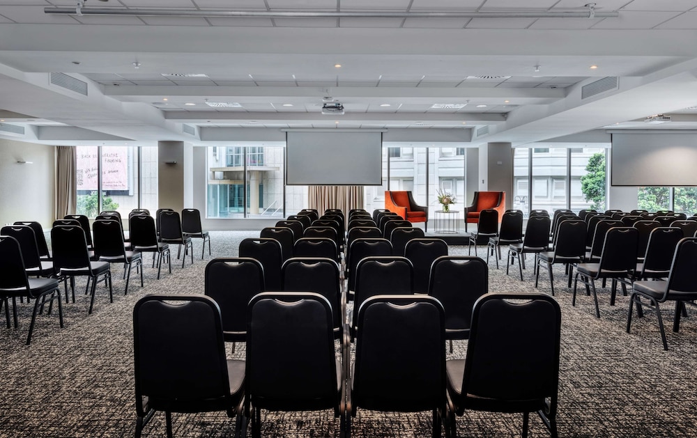 Rydges Wellington 61/69