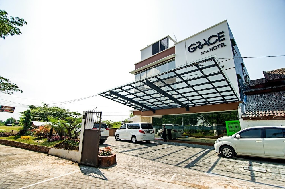 Grace Setia Hotel 42/45