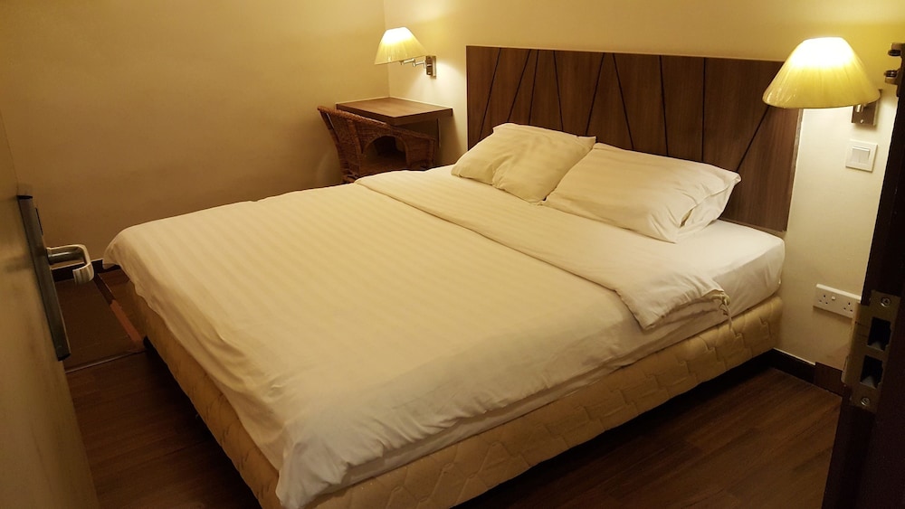 9 Square Hotel 13/31