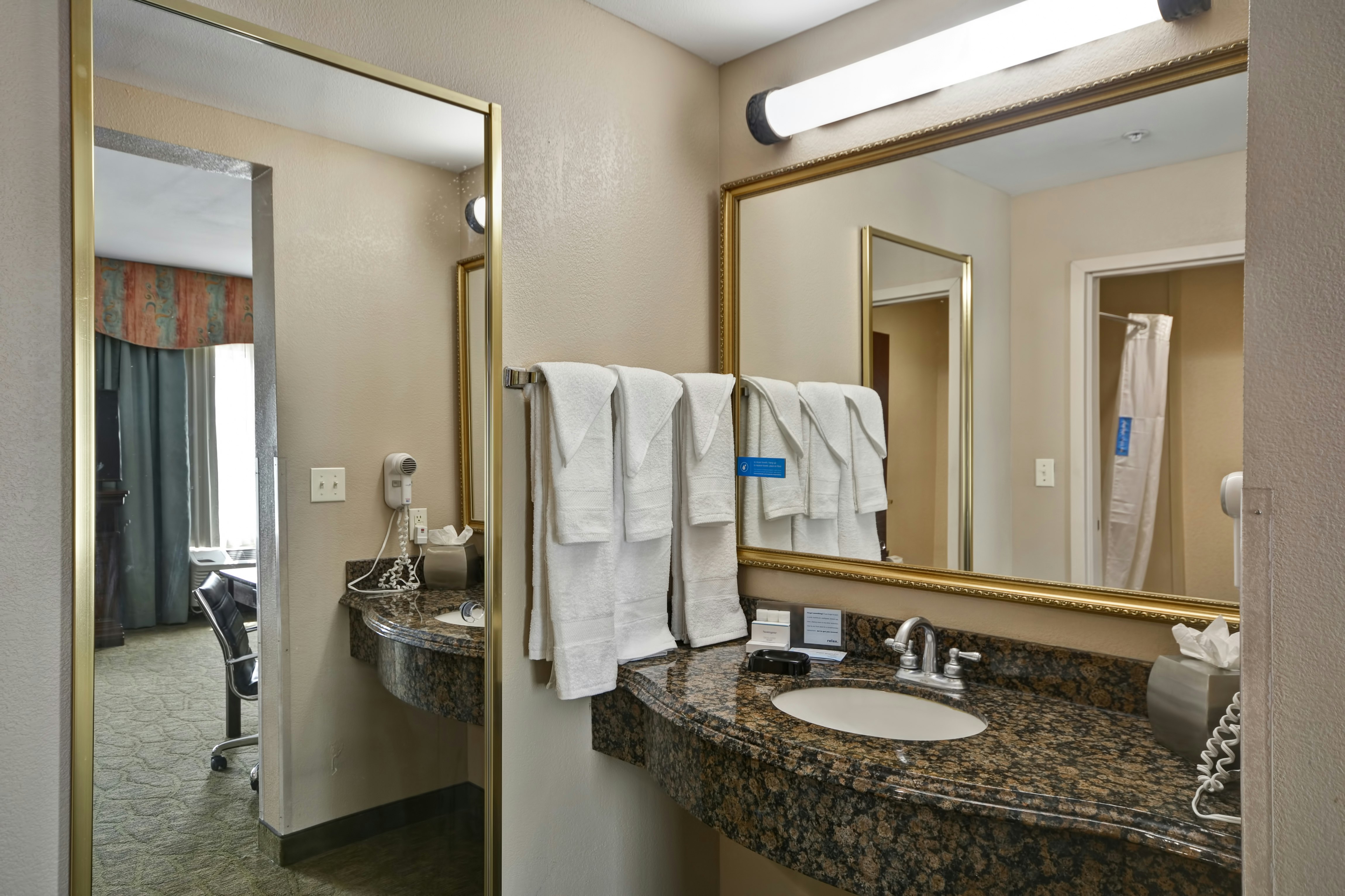Hampton Inn Corpus Christi 33/34