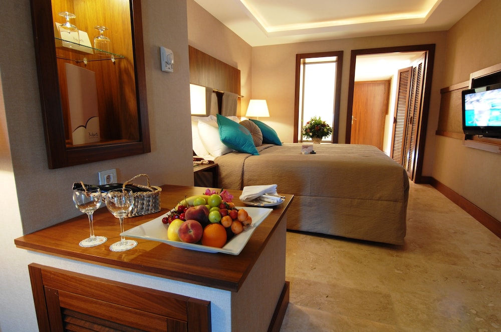 Marti Resort Hotel 8/72