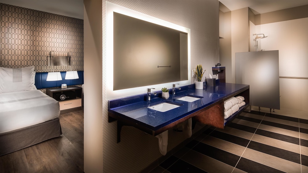 Glo Best Western Lexington 56/70