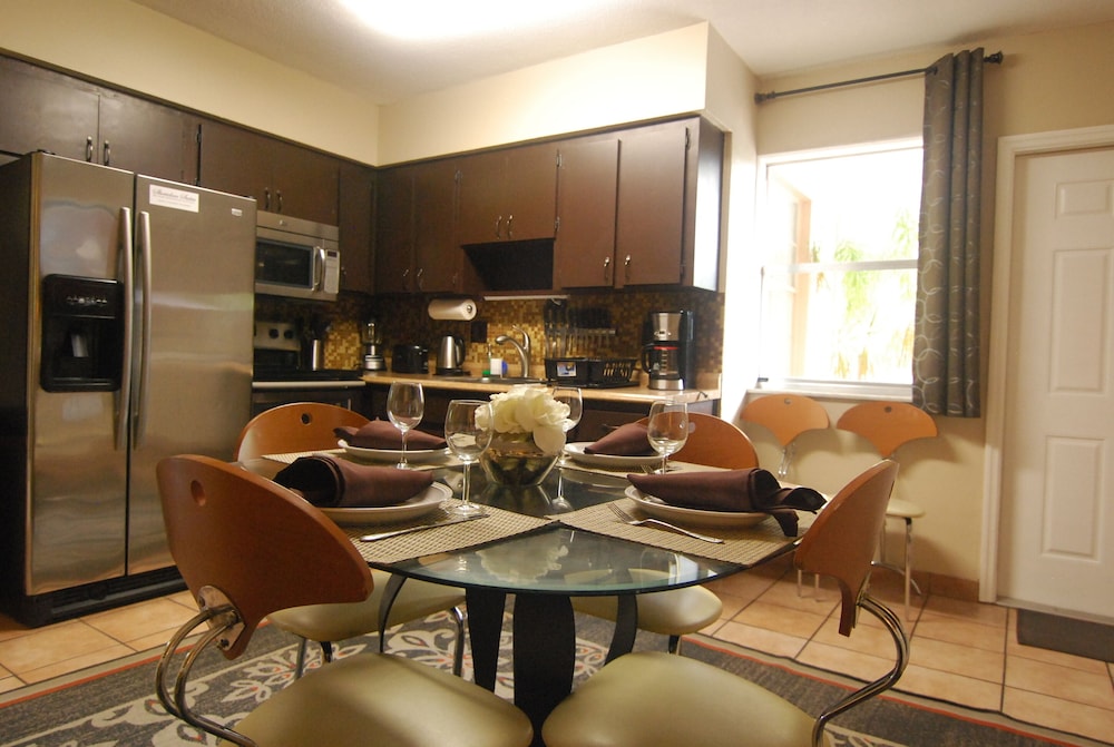 Sheridan Suites Apartment Hotel 47/69