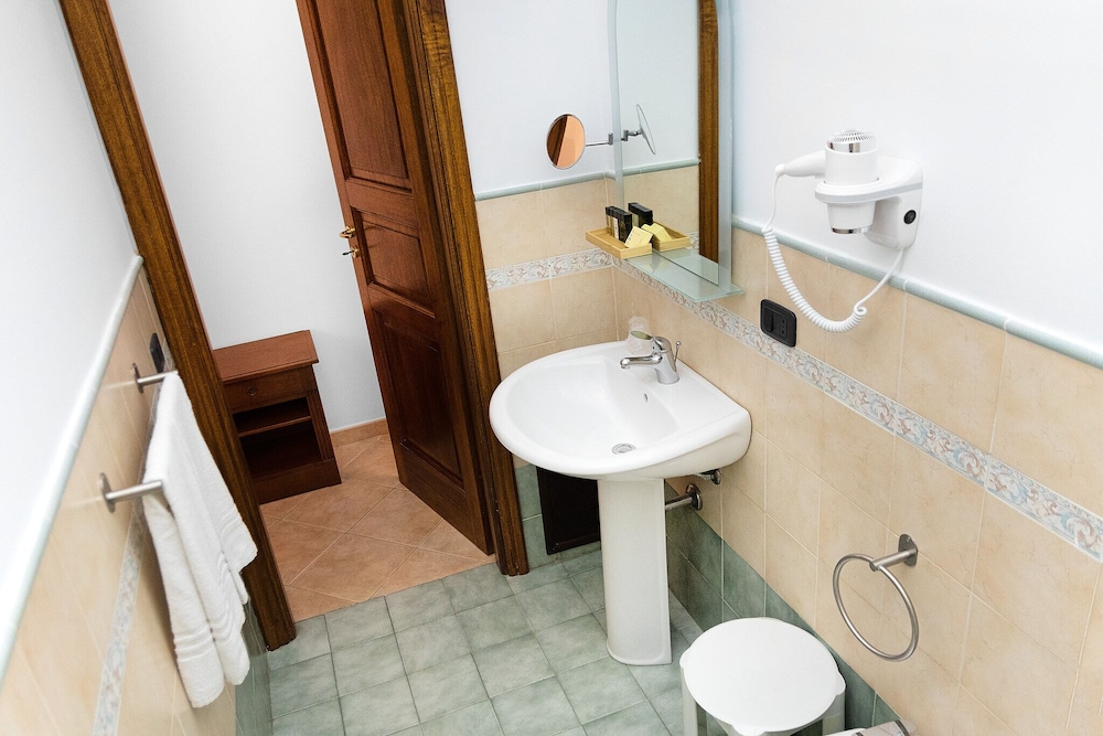 Hotel Villa de Pasquale 16/54