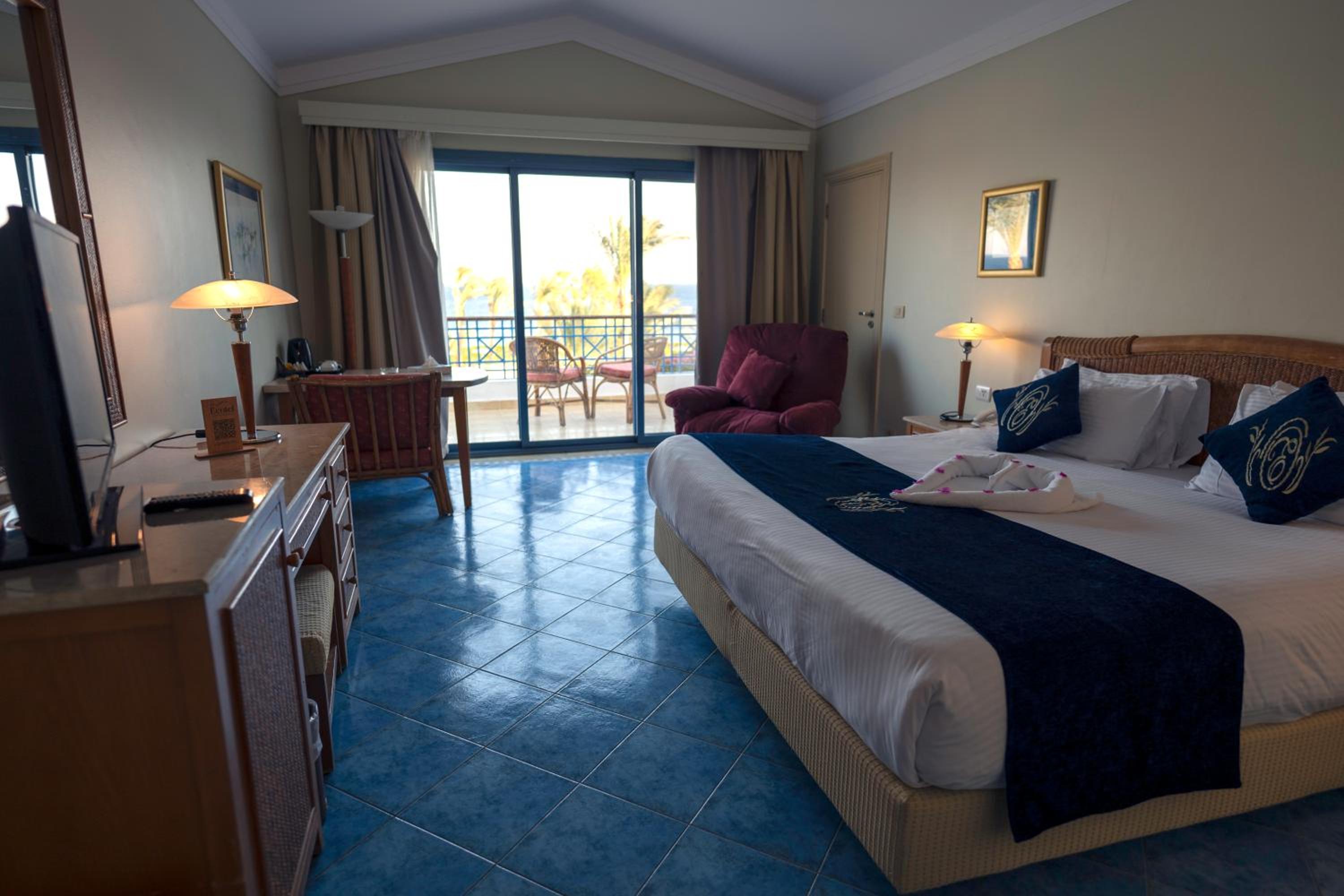 Superior, Triple, Pool and Sea View